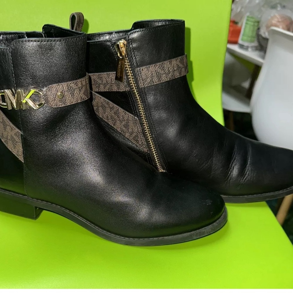 Michael Kors Womens Black Farrah Flat Booties Side Zip Ankle Boots Size 9